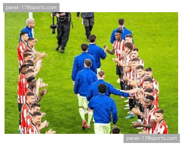 半场战报：巴塞罗那1-1暂平毕尔巴鄂竞技，莱万点射扳平